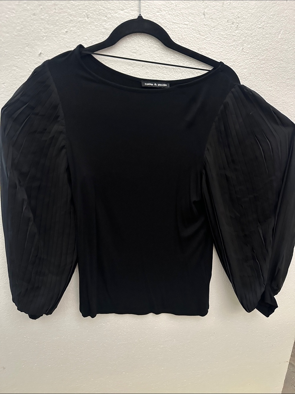 Cable & Gauge Black Pleated Puff-Sleeve Long Sleeve Top